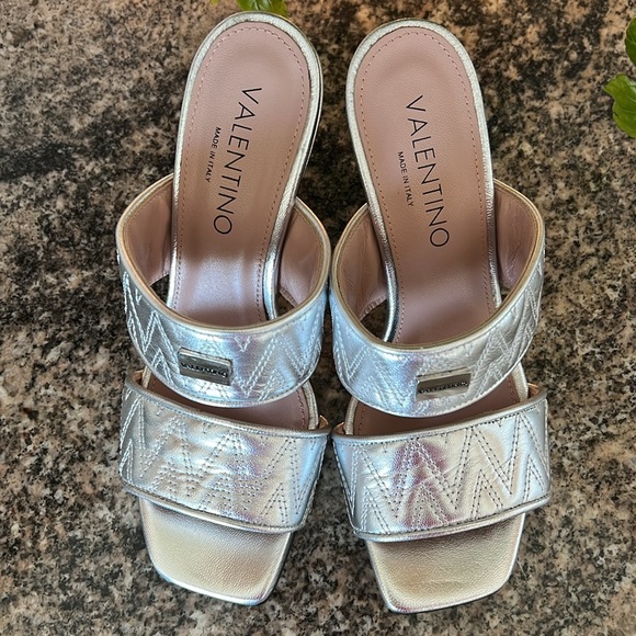 Valentino Jackie Silver Metallic Leather Sandals - Picture 3 of 10